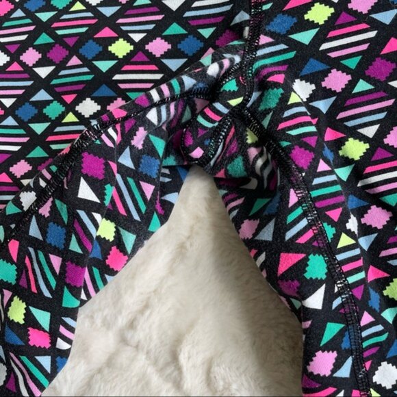 Victoria's Secret VSX Sport | Knockout Crop in Aztec Logo Print | Size Small - Picture 3 of 11